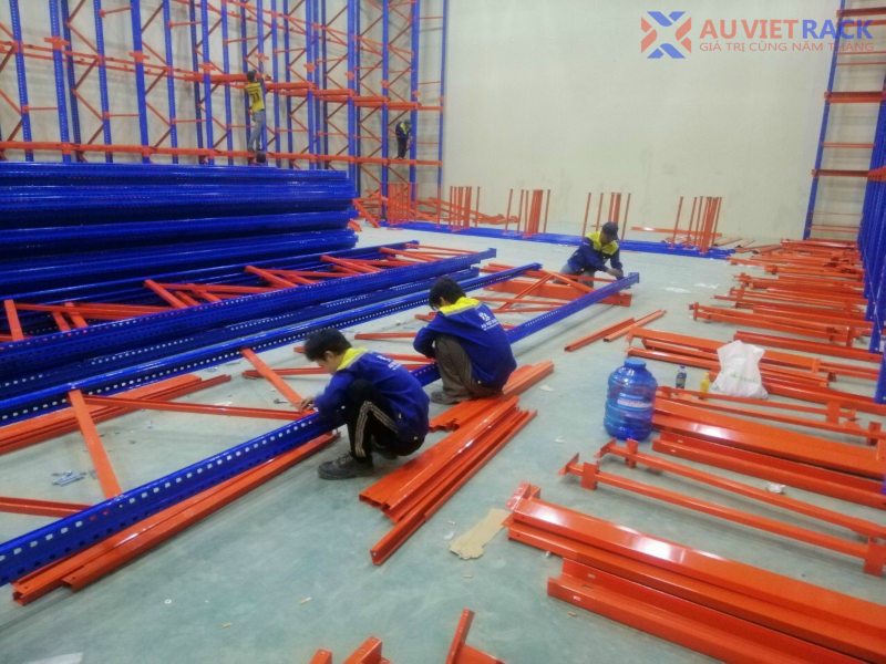 lắp đặt kệ kho drive in